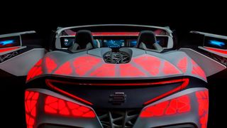 EDAG ist bekannt für extravagante Studien wie beispielsweise das hier abgebildete Modell Soulmate aus dem jahr 2015. (EDAG)