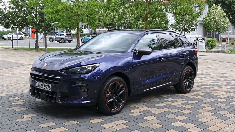 Der Cupra Terramar VZ bietet deutlich mehr Platz als der Formentor, kostet aber auch mindestens 55.000 Euro.(Bild:  Rosenow - VCG)