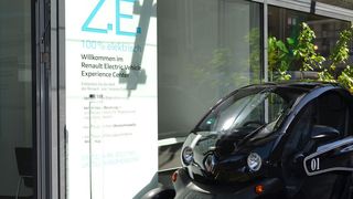 Das Autohaus König, größter Renault-Partner in Deutschland, hat am Berliner Gendarmenmarkt das erste deutsche Electric Vehicle Experience Center für die französische Marke in Betrieb genommen. (Hiemann)