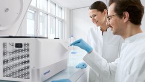 Gekoelde tafelcentrifuge van 3 liter voor reactievatjes, flessen en platen (Afbeelding:Eppendorf)