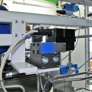 Die entscheidende Komponente für die präzise Steuerung der Druckübersetzer und damit der Druckverhältnisse in der Prüfkammer sind die Eaton Proportionalventile.