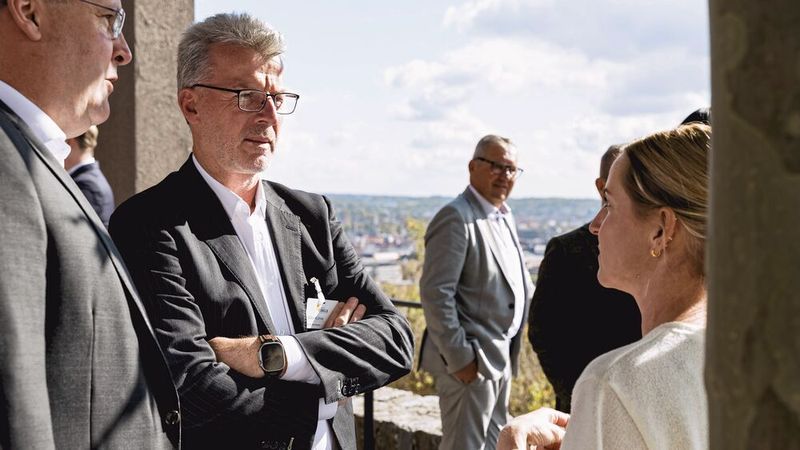 Zugang zu der exklusiven Veranstaltung haben ausschließlich Inhaber, Geschäftsführer und Vorstände der großen Autohausgruppen Deutschlands. (Bild: Stefan Bausewein)