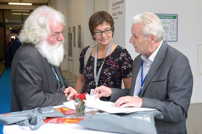 Eindrücke von der Werkstoffwoche Dresden 2015. (Bild: Werkstoffwoche Dresden)