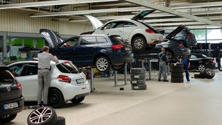 Trotz einer guten Auftragslage in den Werkstätten ist die Stimmung in den Kfz-Betrieben im vergangenen Monat nicht wirklich gestiegen. (Bild: Schreiner – »kfz-betrieb«)