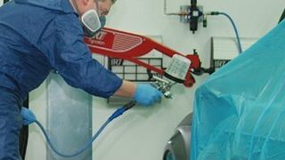 Die Reparaturlackierung wird immer komplexer – ein Merkblatt hilft, den Überblick zu behalten. (Foto: Wenz)