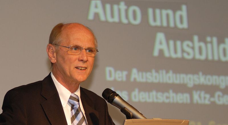 Ingo Meyer arbeitete 35 Jahre unermüdlich daran, die Aus- und Weiterbidung im kfz-Gewerbe attraktiv zu machen.(Bild:  Büttner - VCG)