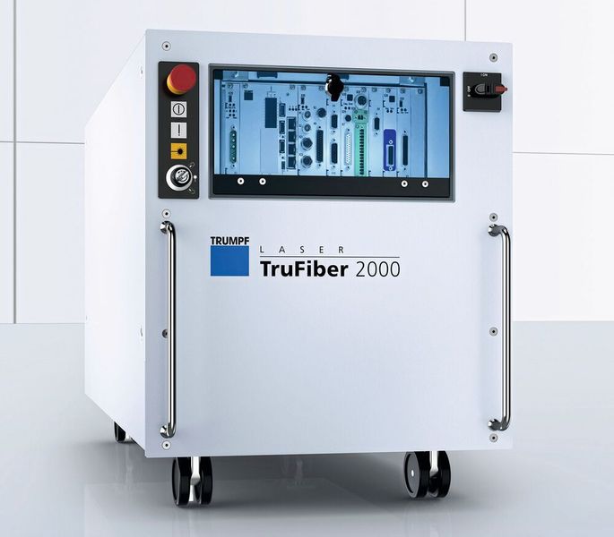 Weltpremiere: Trumpf präsentiert im Rahmen der 10. Lasys den Trufiber 2000, heißt es, bei dem es sich um einen faserbasierten Festkörperlaser handelt. Das System arbeite unter anderem mit einem perfekten Single-Mode-Strahl, wodurch der Fokusdurchmesser besonders klein werde – ideal zum sogenannten Wobbelschweißen mit höchster Nahtqualität. (Trumpf)