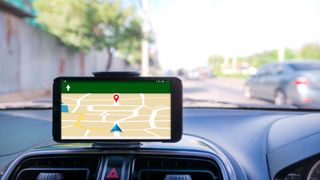 Die Stiftung Warentest hat 15 Navi-Apps getestet –  davon schneiden sieben kostenfreie  „gut“ ab (©Kaikoro – stock.adobe.com)