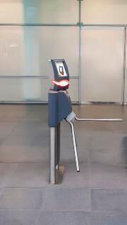 Die SB-Einlass-Einheit „Speedy“ von Aditus inklusive Scanning-Terminal.(Bild:  Aditus)