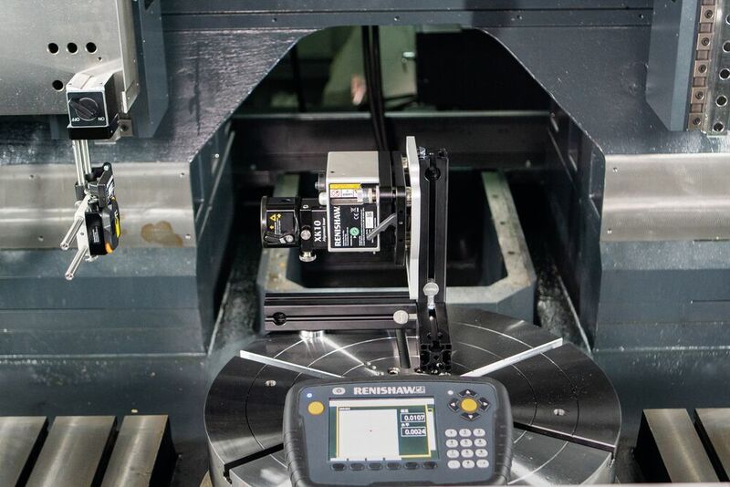 Squareness measurement with the XK10 alignment laser system.  (Renishaw )