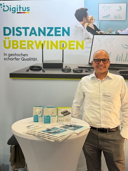 Daniel Rombey (Digitus) freut sich sehr über die erfolgreiche Messe. (Bild: Vogel IT-Medien GmbH)