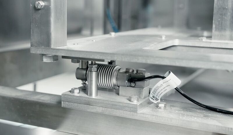 Die kompakte Wägeelektronik steuert den Dosier- und Abfüllprozess unabhängig von der Anlagensteuerung. (Siemens)