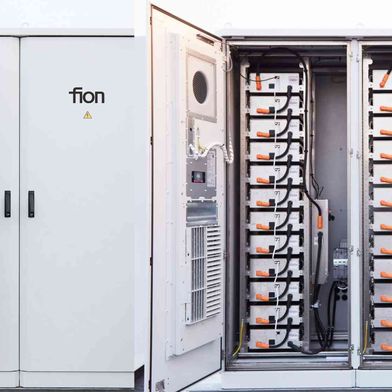 Mit der intelligenten Stromspeicherlösung von Fion Energy können Unternehmen ihren Energieeinsatz wie auch die -kosten nachhaltig optimieren und von Preisunterschieden am Strommarkt profitieren. (Bild: Fion Energy)
