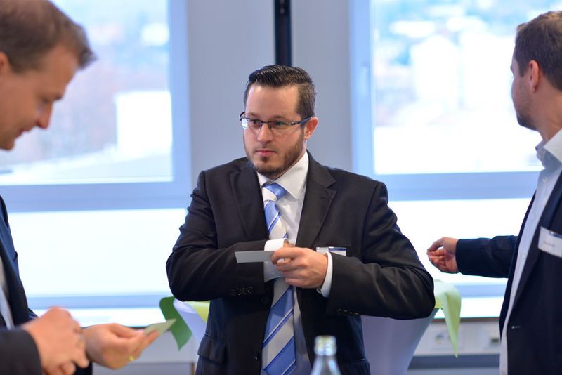 Für den MM MaschinenMarkt moderierte Fachredakteur Robert Horn das Gespräch. (Unch/MM)