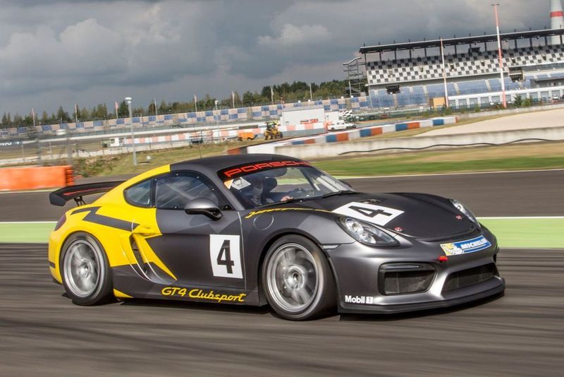 Auf Basis des Cayman GT4 bietet Porsche jetzt die Rennversion Clubsport an. (Porsche)
