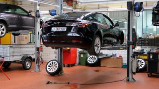 Lediglich ein Drittel der befragten BEV-Fahrer erhält Angebote für Ersatzreifen vom Autohaus oder von der Werkstatt. (Bild: Diehl – VCG)