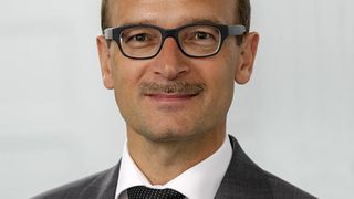 Leiter der neuen Business Unit „Battery“ bei Schuler ist Dr. Bernd Ullmann, ein ausgewiesener Fachmann für Energiespeicher. (Foto: Schuler)