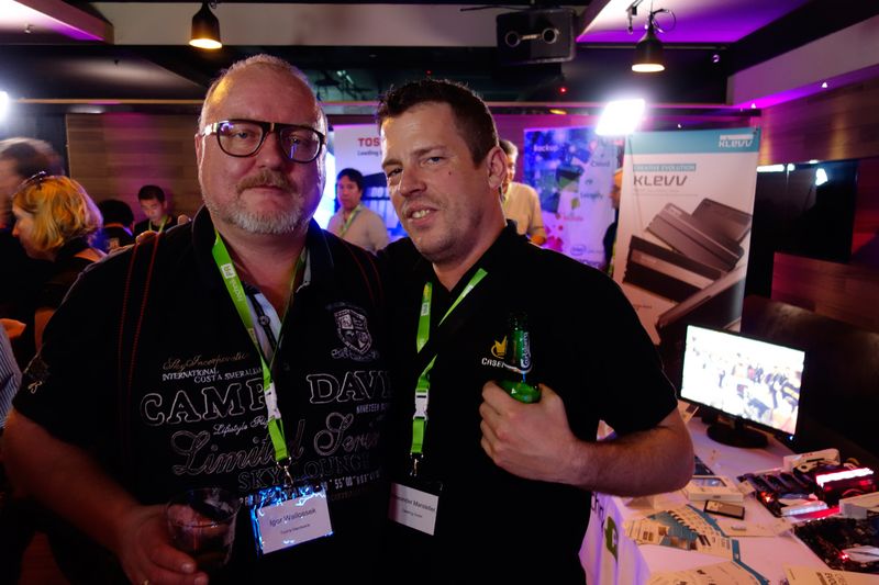 (l.) Igor Wallossek, Tom's Hardware mit Alexander Marsteller, Caseking (Bild: IT-BUSINESS)