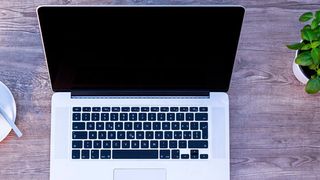 Im papierlosen Büro werden Rechnungen digitalisiert, Akten elektronisch archiviert und Teams arbeiten an Dokumenten von unterschiedlichen Standorten aus zusammen. (gemeinfrei © Lukas Bieri )