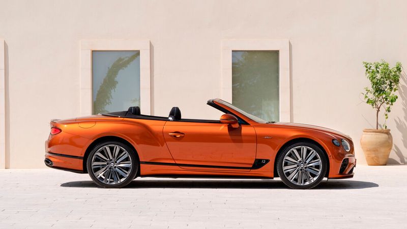 Die Cabrio-Version des GT Speed kostet rund 295.000 Euro. (Bild: Bentley)