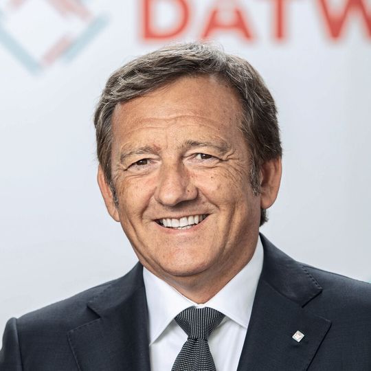 Andreas Minatti ist Head of Business Development – Business Unit (BU) Mobility bei Dätwyler. Andreas Minatti ist Head of Business Development – Business Unit (BU) Mobility bei Dätwyler.