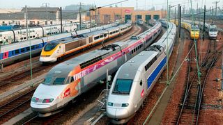 Das Fahrzeug „Flexy“ soll auf kürzeren Strecken eingesetzt werden, wo sich klassische Züge nicht lohnen. (SNCF)