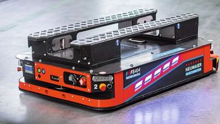 Auf Anfrage eines Kunden hat die Neumaier Industry GmbH & Co. KG ein Fahrerloses Transportsystem von der Konzeption bis zur Auslieferung innerhalb kürzester Zeit realisiert.  (Bild: Sebastian Kopf/Hiwin)