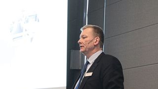 Festo setzt bei KI auf das Thema KI on edge, also Künstliche Intelligenz direkt auf der Feldebene, wie Ansgar Kriwet auf der Hannover Messe 2019 ausführte. (© Simone Käfer)