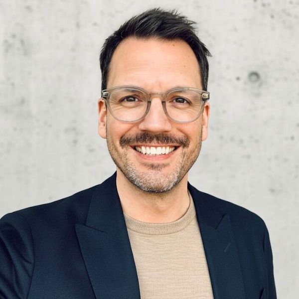 Stephan Hellwig, Geschäftsführer der DÖRKEN Digital Ventures GmbH, betont, dass 2026 nicht die beste Kampagne, sondern das klarste Denken entscheidend ist, um Komplexität in Richtung zu übersetzen und mutig zu handeln. (Bild: Stephan Hellwig)