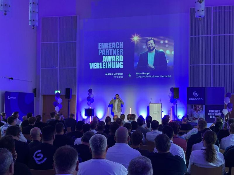 Highlight am Ende des Programms: Die Verleihung der Enreach Partner Awards mit Showact. (Bild: Mario Bok/Enreach)