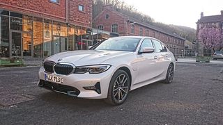 Der BMW 330e ist ein Plug-in-Hybrid mit einem Basispreis von knapp über 50.000 Euro. (Sven Prawitz/»Automobil Industrie«)