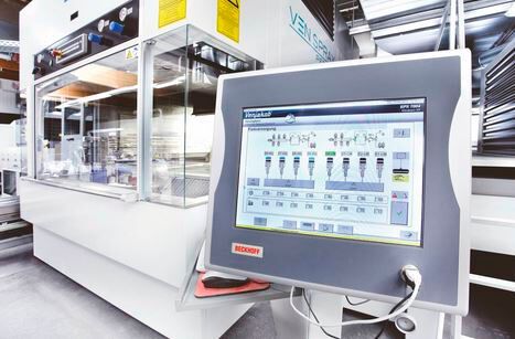 Die DriveLock SE mit Siitz in München ist mit ihrer Security Software Lösung DriveLock seit über 15 Jahren erfolgreich am Markt aktiv. Drivelock Cloud Service bietet den Vorteil, Security als einen Cloud Service buchen zu können. Die gesamte Administration und das Management werden durch Drivelock erledigt wird. Der Kunde spart sich den Aufbau von Security know-how, Mitarbeitern und Reporting, da dies durch die Drivelock Cloud geliefert wird.  (Bild: DriveLock)