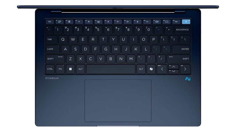 Unter dem Keyboard parangt das neue Helix-Logo, das bei HP künftig die AI-PC-Geräte mit hoher NPU-Leistung kennzeichnet. (Bild: HP)