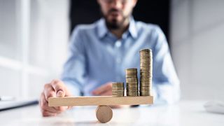 Der Ausgleichsanspruch für den Handel bleibt bestehen, auch wenn der Händler das Angebot eines neuen Vertrags nach einer Änderungskündigung durch den Hersteller ablehnt. (Bild: © Andrey Popov - stock.adobe.com)