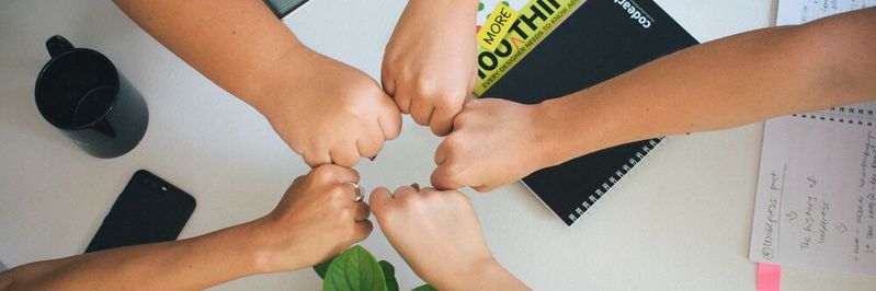 Leading B2B Marketing heißt: raus aus der operativen Falle, rein in Marktverantwortung. Wer diese Rolle einnimmt, wird zur unverzichtbaren Kraft im Unternehmen.(Bild:  Unsplash)