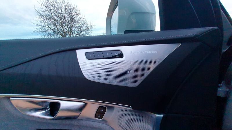 9. Die Soundanlage: Musikliebhaber dürften sich über die Soundanlage von Bowers & Wilkins freuen. (Bild: Mauritz – VCG)