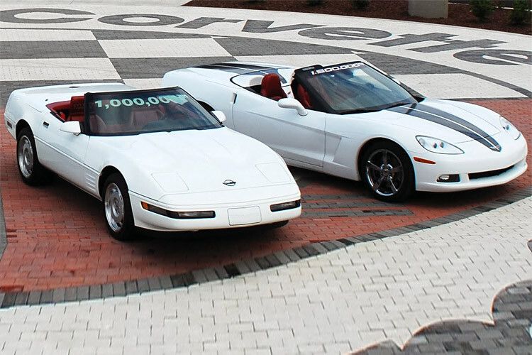 ...sowie die 1-millionste und die 1,5-millionste Corvette. (Foto: National Corvette Museum)