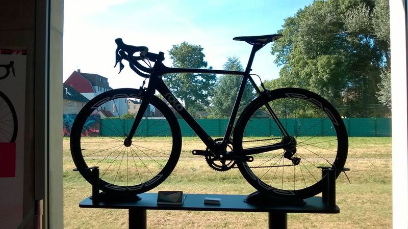 Das Fahrrad von Rolo Bikes hat einen besonders leichten Rahmen: Mithilfe der CAE-Suite Hyperworks wurde das Gewicht eines Straßenfahrrads von 829 auf 710 g gesenkt (Stand: 2014). (Zwettler, konstruktionspraxis)