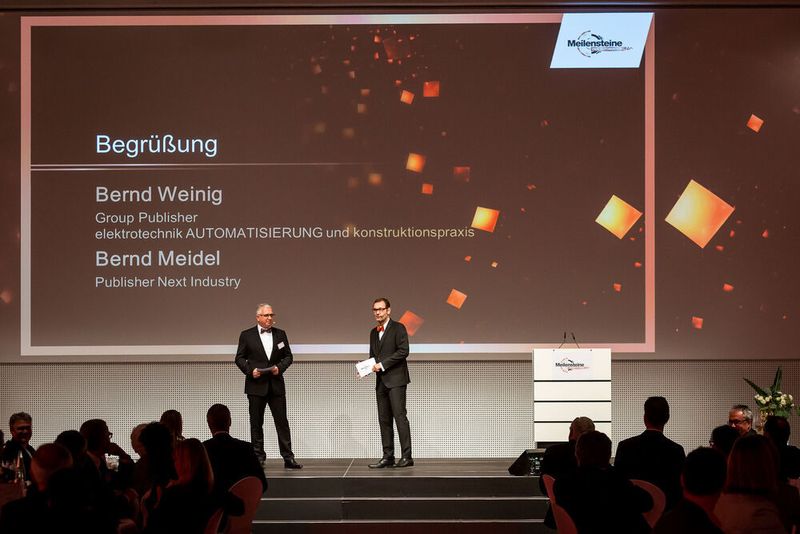 Durch den Abend führte der Moderator Bernd Meidel (rechts), Publisher der Next Industrie, und der Gastgeber Bernd Weinig (links), Group Publisher der elektrotechnik AUTOMATISIERUNG und konstruktionspraxis.  (Stefan Bausewein Photographie)