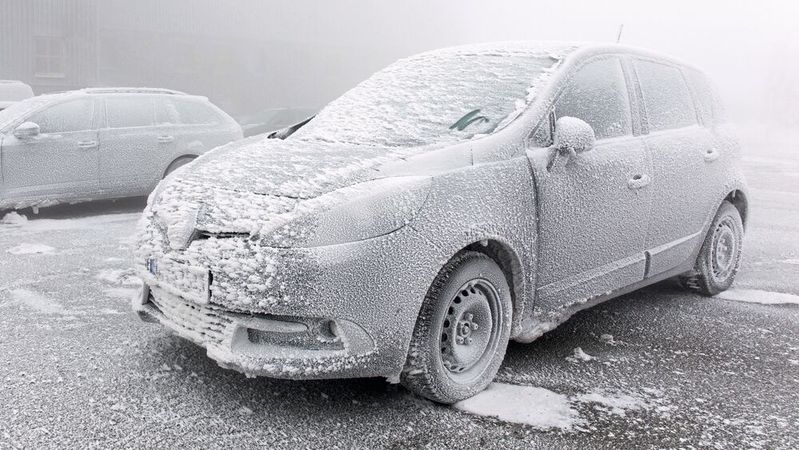 Die neue Norm API-SQ ist strenger in Sachen Kaltviskosität. Ein Motorenöl muss bei ihr auch bei -40 Grad noch zur Ölpumpe nachflließen. (Bild:  picture alliance/dpa)