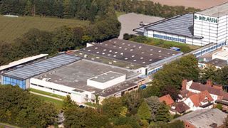 Noch eine Skizze: Bis 2013 soll der Bau des neuen Hochregallagers und die Erweiterung der Produktion abgeschlossen sein. Bild: i+o (Archiv: Vogel Business Media)