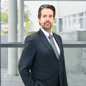 "Die größte Herausforderung besteht meiner Meinung nach im Moment darin, im Markt eine gewisse IoT-Hemmschwelle zu überwinden und anzufangen, Dinge mutig umzusetzen."
Wolf Gerecke, Aventics