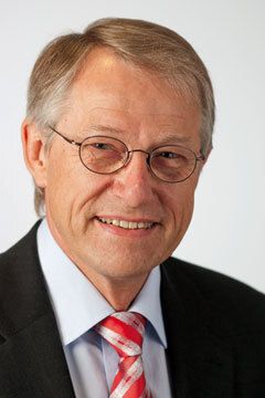 Jörg Ahlgrimm, Dekra: „Auch negative Einflüsse auf die Verkehrssicherheit können nicht ausgeschlossen werden, wenn sich Autofahrer auf den vorgeblich niedrigeren Tachostand verlassen und erforderliche Wartungsarbeiten nicht rechtzeitig durchführen lassen.“ (Dekra)