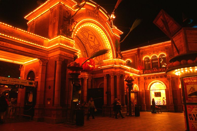 Und dann ab ins Tivoli, dem ältesten Vergnügungspark der Welt.  (Archiv: Vogel Business Media)