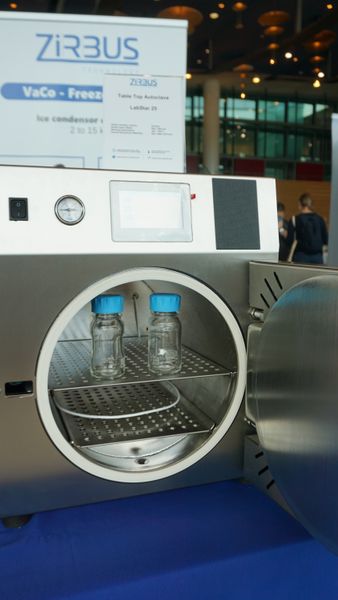 Weitere Impressionen der LAB-SUPPLY Dresden 2020  Alle Infos zu den LAB-SUPPLY-Messen – Termine, Vortragsprogramm und Ausstellerliste – finden Sie unter www.lab-supply.info (LABORPRAXIS, Krause)