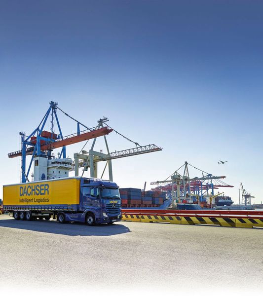 Das Speditionsunternehmen Dachser ist 1930 in Kempten im deutschen Allgäu von Thomas Dachser mit einem einfachen Geschäftsmodell gegründet worden. Der Familienbetrieb transportierte vom bäuerlichen Allgäu Milch und Käse ins Ruhrgebiet und brachte von dort Industriegüter nach Süddeutschland. (Dachser)