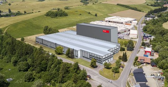 La nouvelle usine de pompes à chaleur d'Istebné/Slovaquie sera construite à côté de l'atelier de production déjà existant et sera opérationnelle au début de l'année 2024.(Source :  Hoval SA)