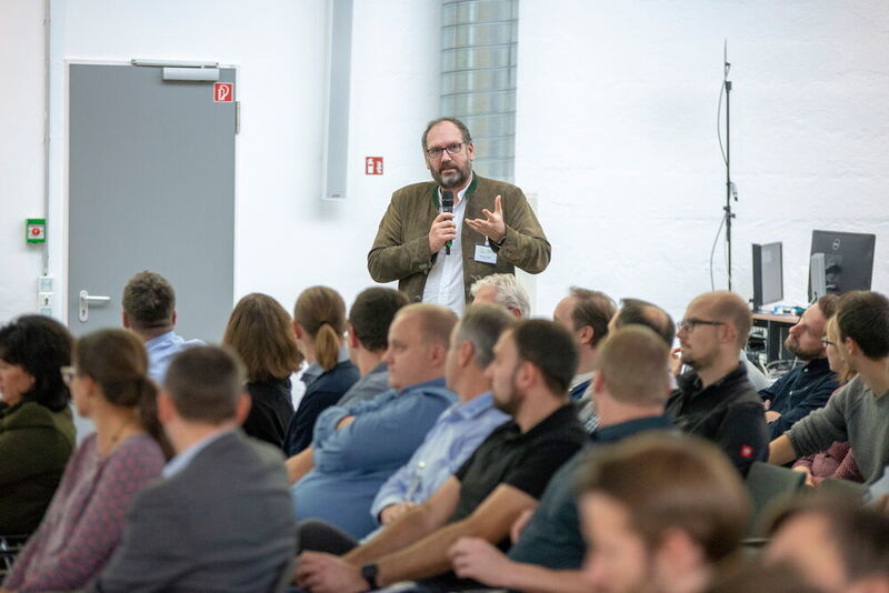 Wie man Industrial Usability richtig angeht, darüber diskutieren und informierten sich die rund 200 Teilnehmer des Industrial Usability Day 2019 in Würzburg. (VCG/Untch)