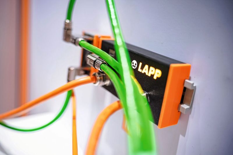 Bei der Entwicklung bindet Lapp die Anwender frühzeitig ein, um Bedarf und Wirtschaftlichkeit praxisnah zu prüfen. (Bild: Lapp)