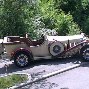 Ebenfalls im Rennen war dieser seltene Oldtimer, ein Excalibur Serie II Phaeton aus dem Jahr 1974.(Bild:  privat)